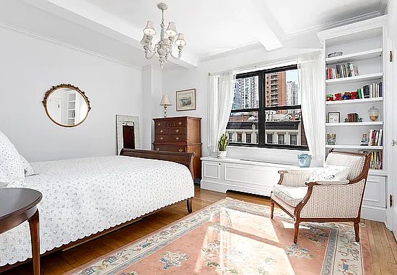 5th image of 229 E 79th St APT 5C