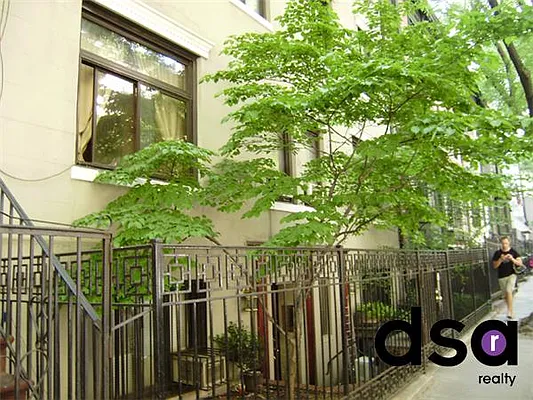 Sold by DSA Realty | media 8