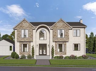 1 Straight Lane, Levittown, NY 11756