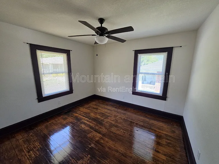 309 Dennis St — Photo 21