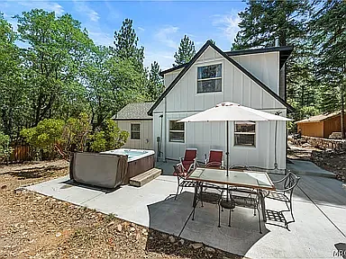3 bed, 1051 sqft, $2,499 — Photo 2