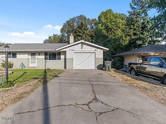 3rd image of 1011 S 33rd Ave