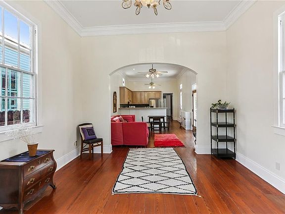 5th image of 1015 N Rendon St