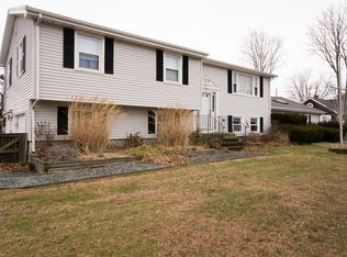 1580 W Main Rd, Middletown, RI 02842