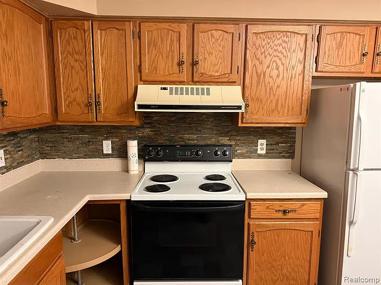982 N Adams Rd #4 — Photo 12