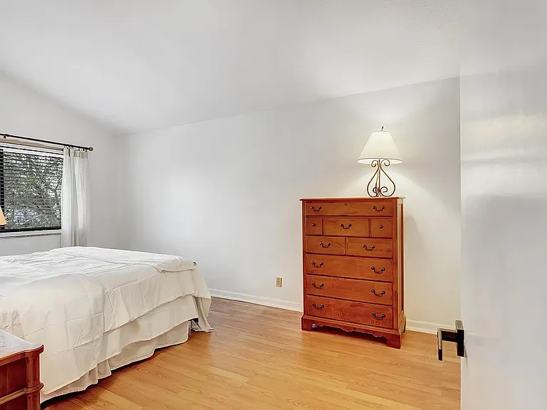 1113 Rainwood Cir W — Photo 25