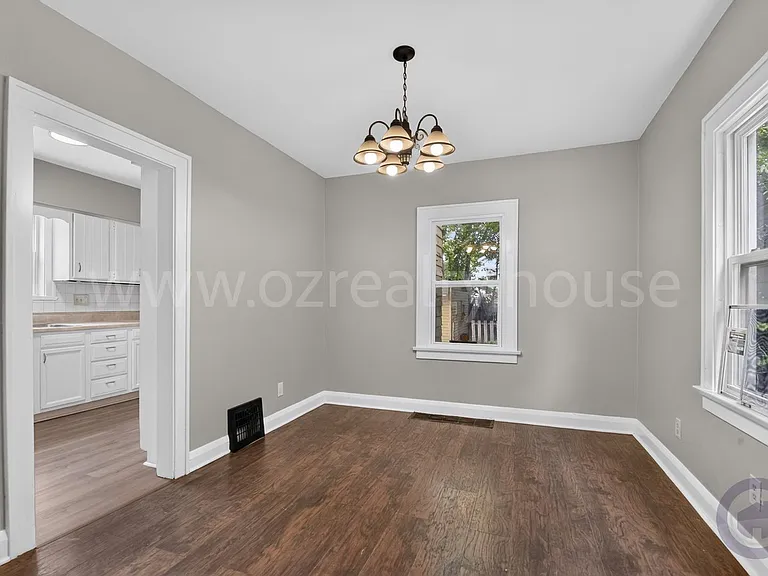 2034 Berkshire Pl — Photo 6