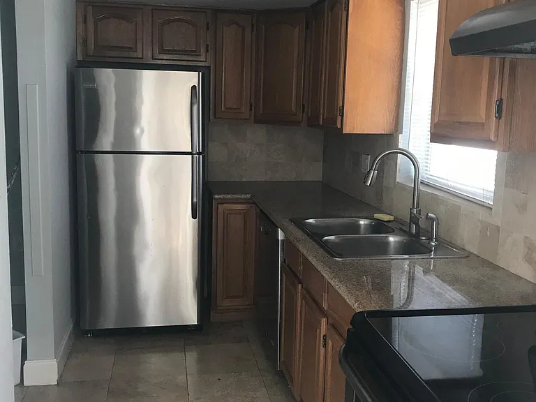 7320 SW 82nd St #202 — Photo 11