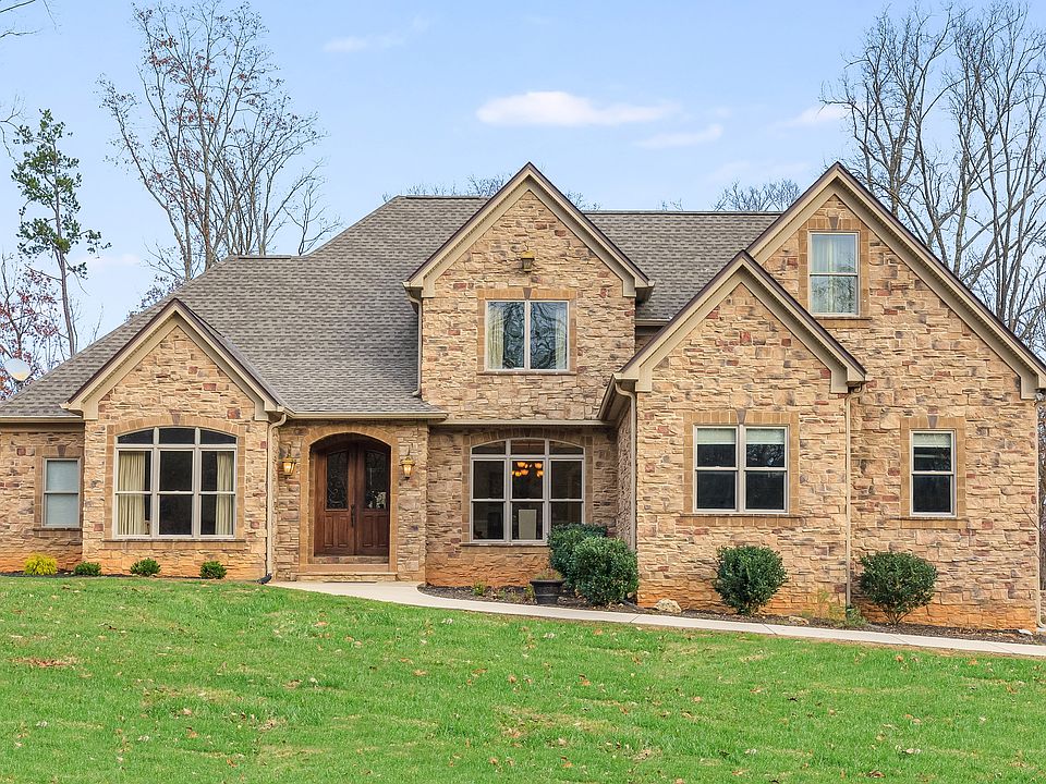 1st image of 326 Lower Woods Trl NE