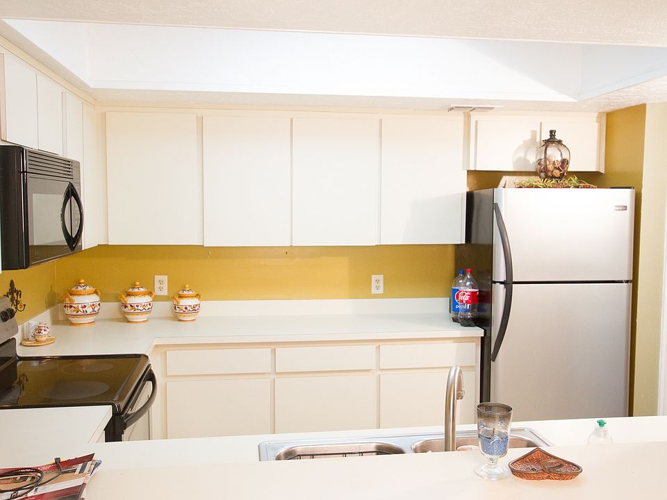1st image of 749 Peninsular Dr