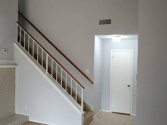 2nd image of 418 Menlo Park Dr