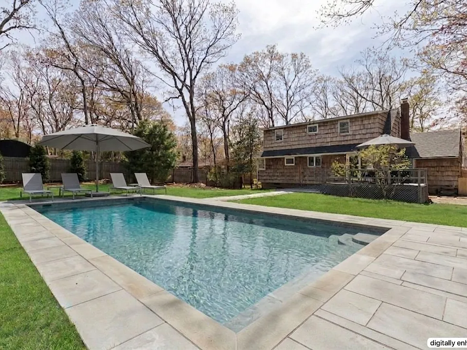 135 Pembroke Dr