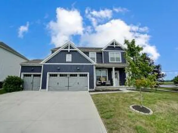 154 Chestnut Commons Dr, Commercial Pt, OH 43116