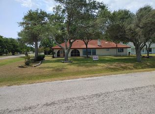 2001 E Bayshore Dr, Palacios, TX 77465