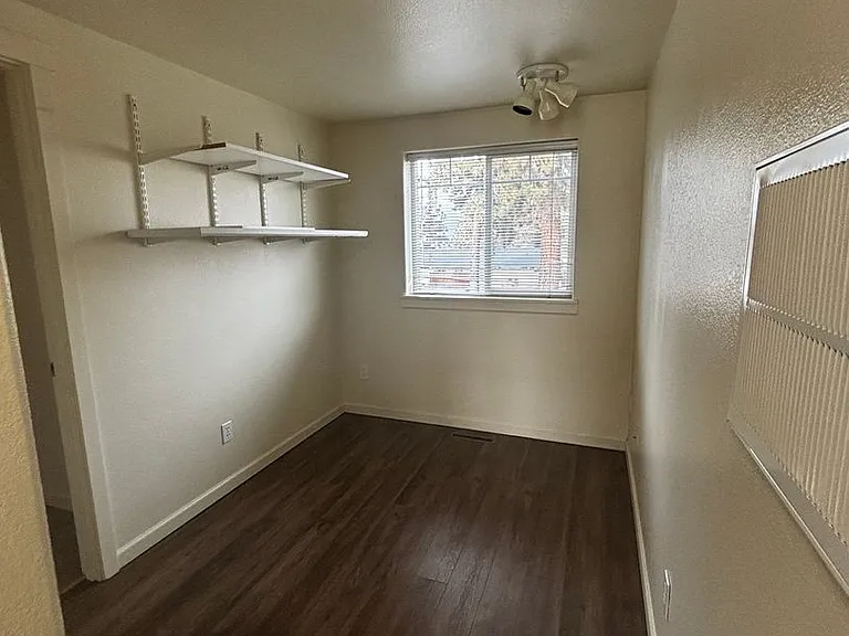 11 SE Cleveland Ave — Photo 14