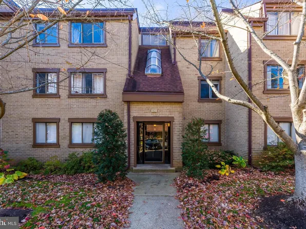 1623 Parkcrest Cir, Reston, VA 20190