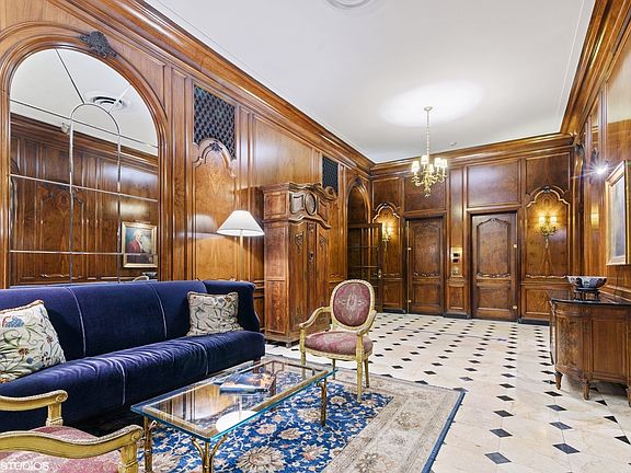 3rd image of 2000 N Lincoln Park West Pkwy #905