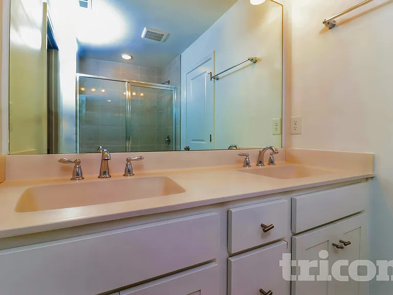 2300 Rosemary Park Ln — Photo 6