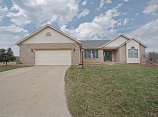1040 Rose Petal Ct, Waynesville, OH 45068