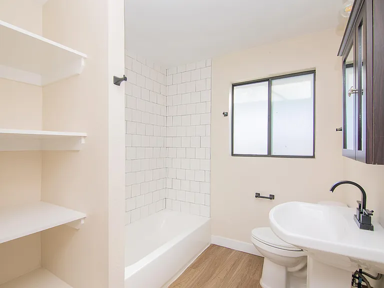 511 E Mariposa St #4 — Photo 12