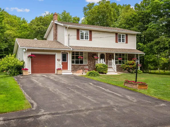 10 Woodlands Blvd, Cornwall, PE C0A 1H4