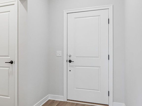 4th image of 11260 Portage Dr