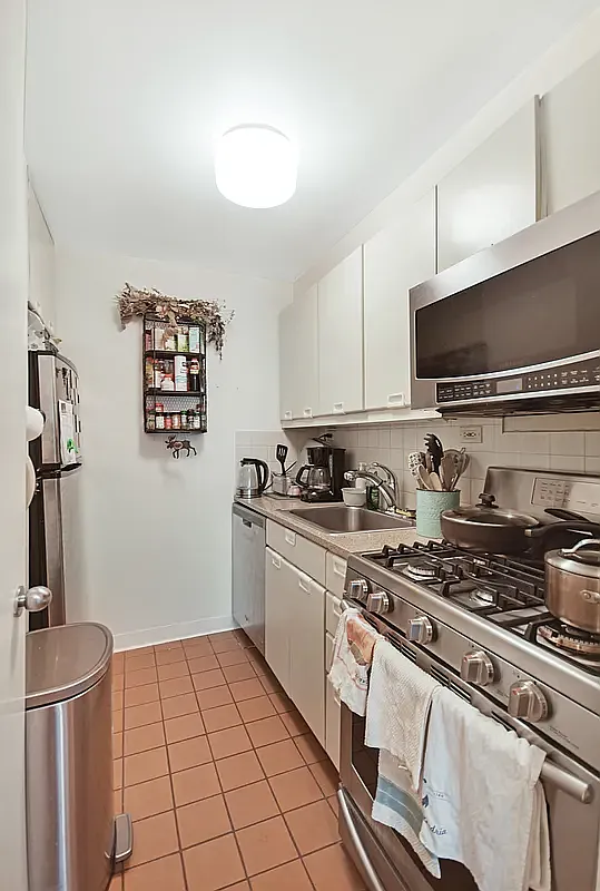 15 West 53rd Street — Photo 3
