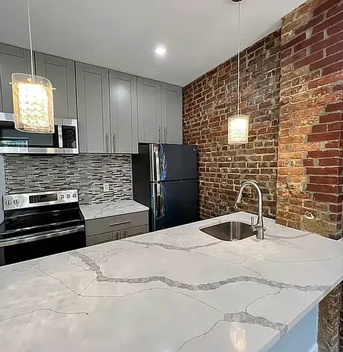 299 Hancock Street — Photo 2