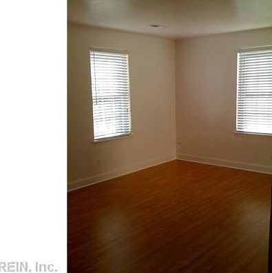 5th image of 9537 20th Bay St