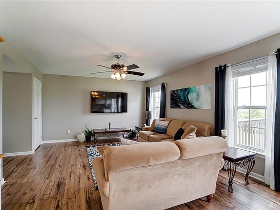 4th image of 416 Canterbury Ct