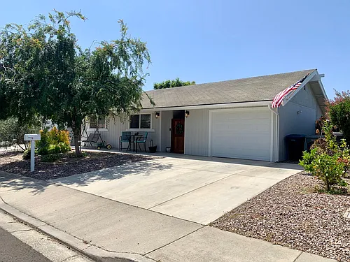 1931 Lorri Way Photo 1