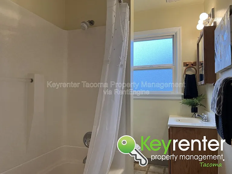 4816 E G St — Photo 11