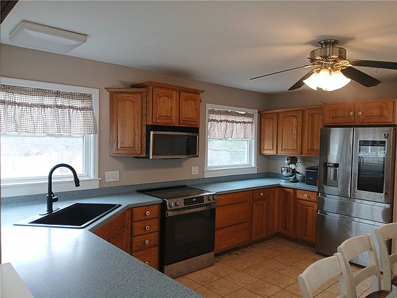 3rd image of 10416 W Caton Rd