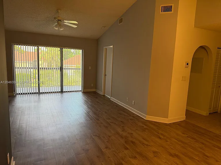 5761 Riverside Dr #304B4 — Photo 14