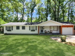 1849 Parkridge Dr, Jackson, MS 39211