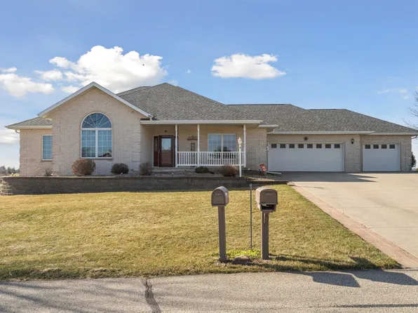 18937 161st Ave, Manchester, IA 52057