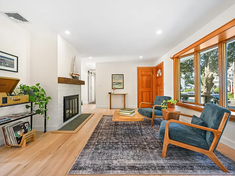 8 Millard St — Photo 3