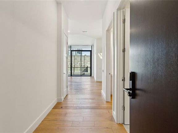 2nd image of 2425 Peachtree Rd NE #403