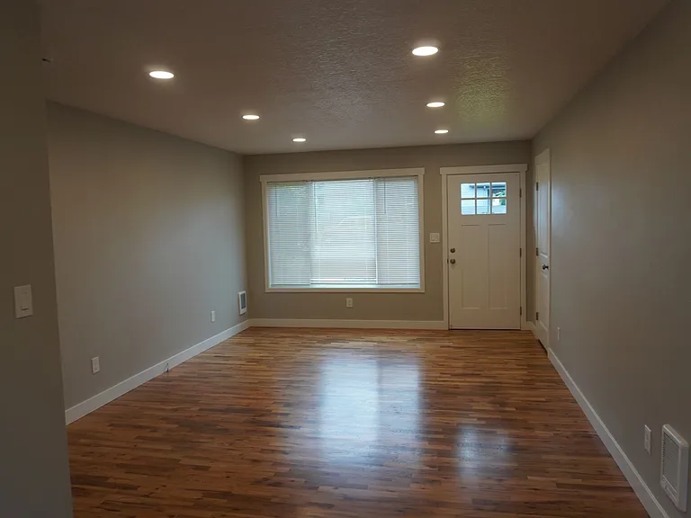 3702 NE 132nd Ave — Photo 2