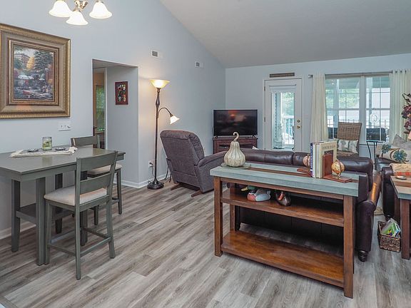 5th image of 359 Westbrook Ct