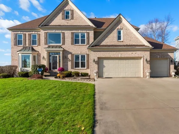 1666 Eagle Brook Dr, Geneva, IL 60134