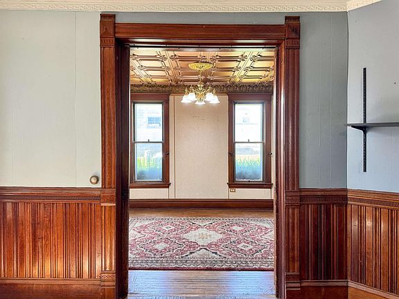 2nd image of 1003 Edgington Ave