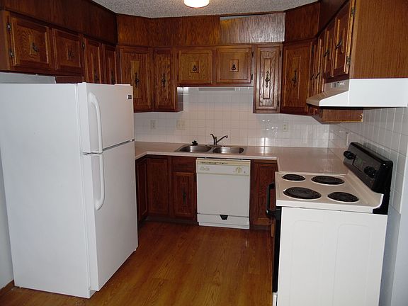 4th image of 4400 S Louise Ave #60ed61e12
