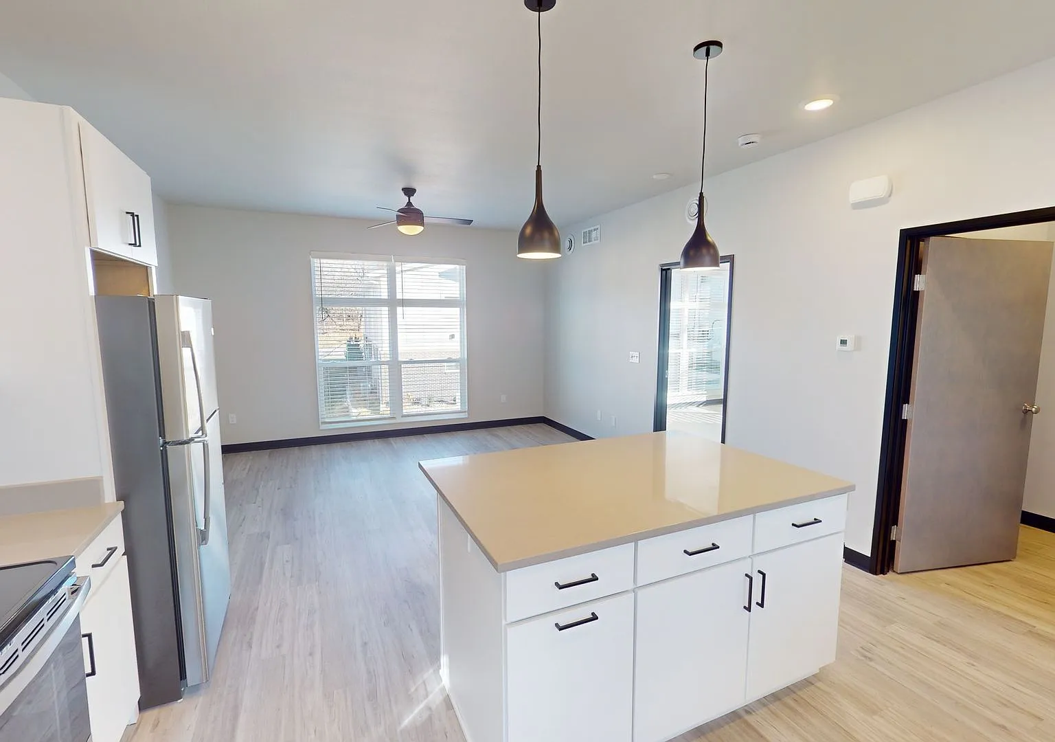 2807 Oakland — Photo 1
