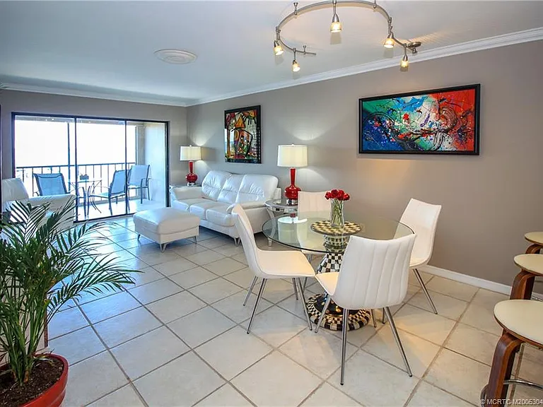 4720 NE Sandpebble Trce #403 — Photo 3