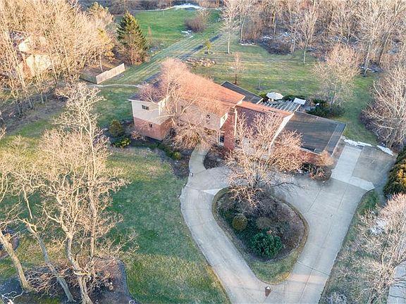 3rd image of 27650 N Woodland Rd