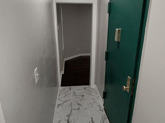 2nd image of 1071 Pembroke St #3D