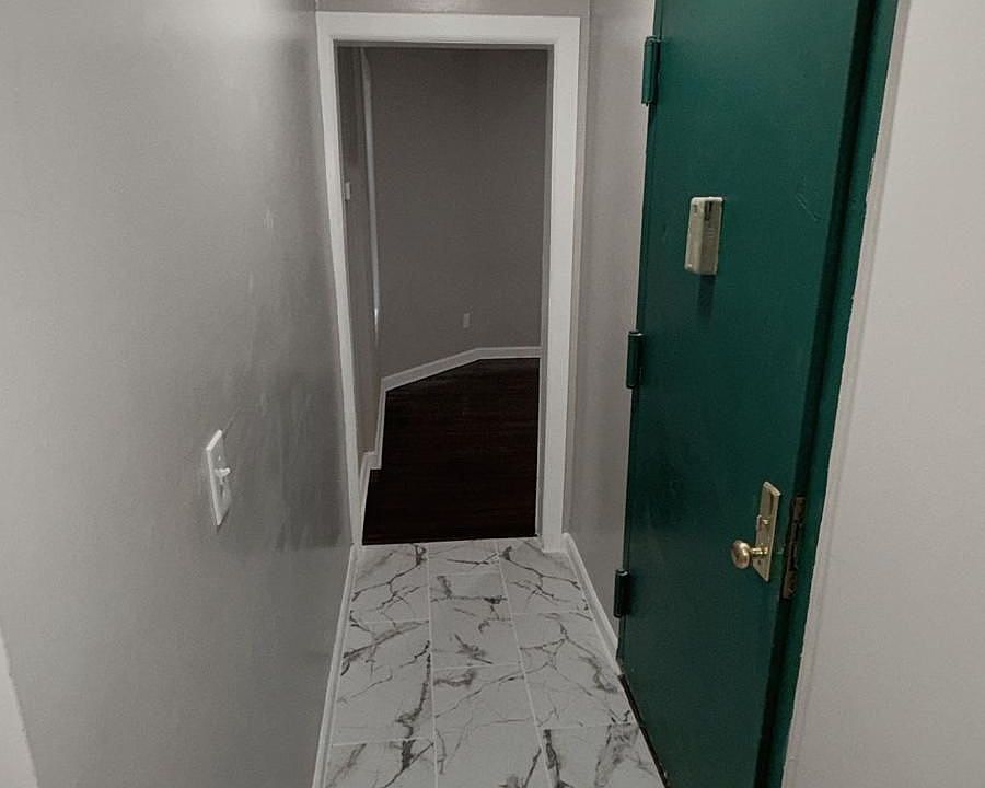 1st image of 1071 Pembroke St #3D