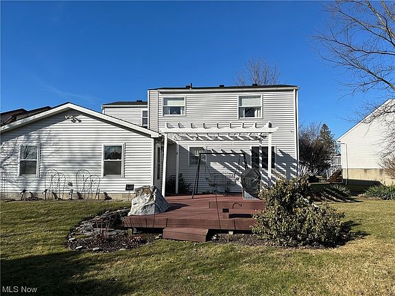 4th image of 111 Martha Ct