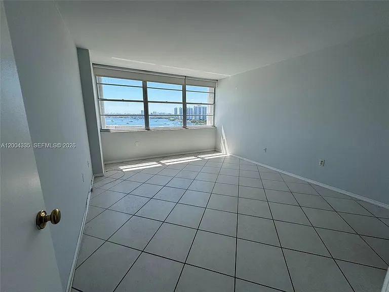 18041 Biscayne Blvd #1603 — Photo 18